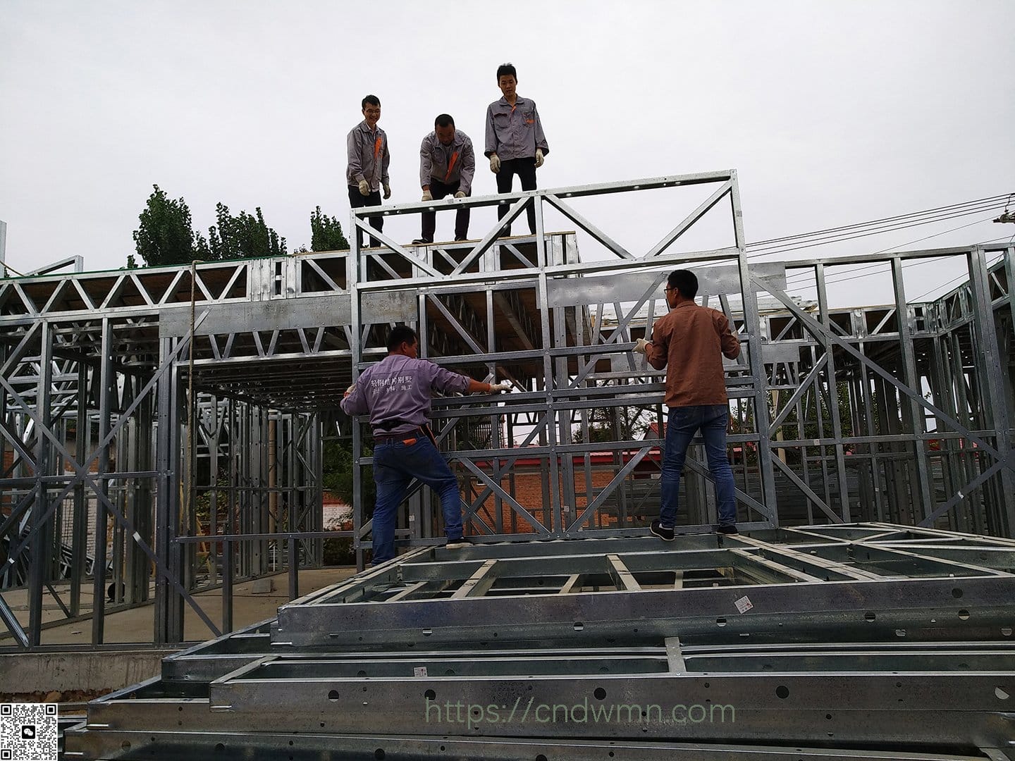 Манай хөнгөн төмөр карказ нь хөнгөн, бат бэх чанарыг хослуулсан материал юм. 