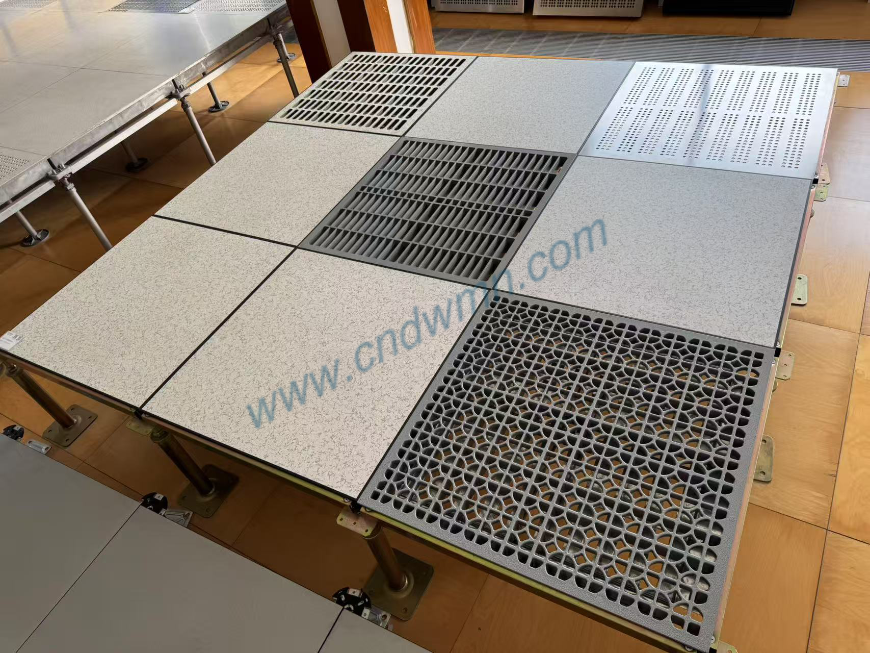 Хөндий шал/техникийн шалны бодит фото зураг