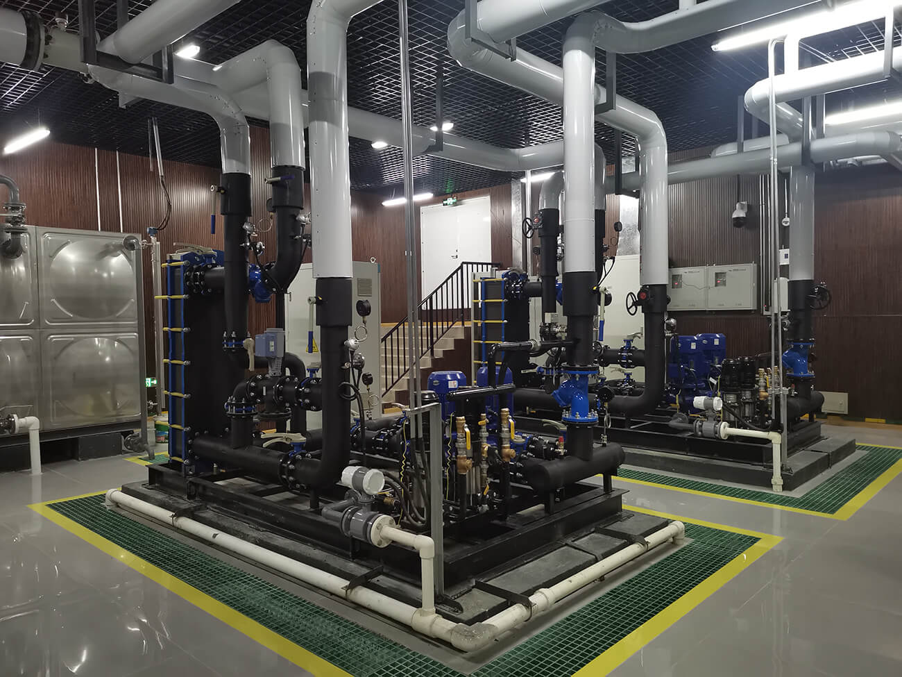 Hot Water Ялтсан бойлерын фото зураг